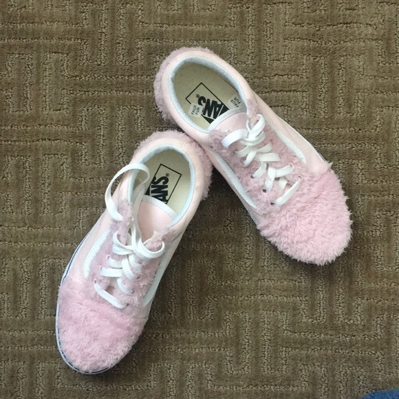 fuzzy pink vans